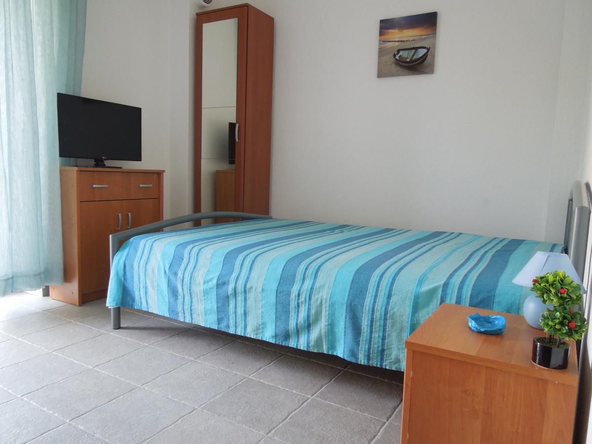 Sunshine Apartment Paralia Dionisiou Zewnętrze zdjęcie